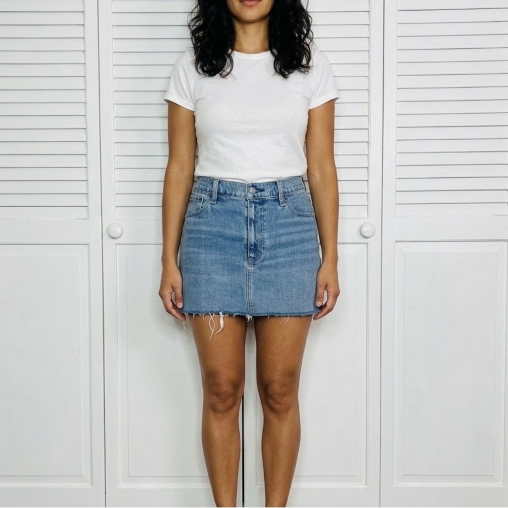 ABERCROMBIE & FITCH Mid Rise Denim Mini Skirt Size 28
